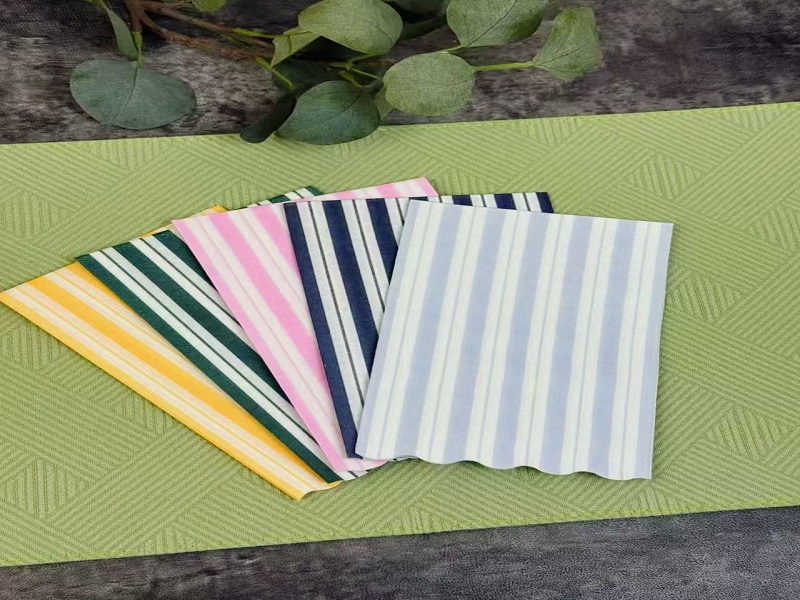 Hogyan válasszunk kiváló minőségű fröccsöntött szalvétákat: anyag-, vastagság- és tervezési tippek?